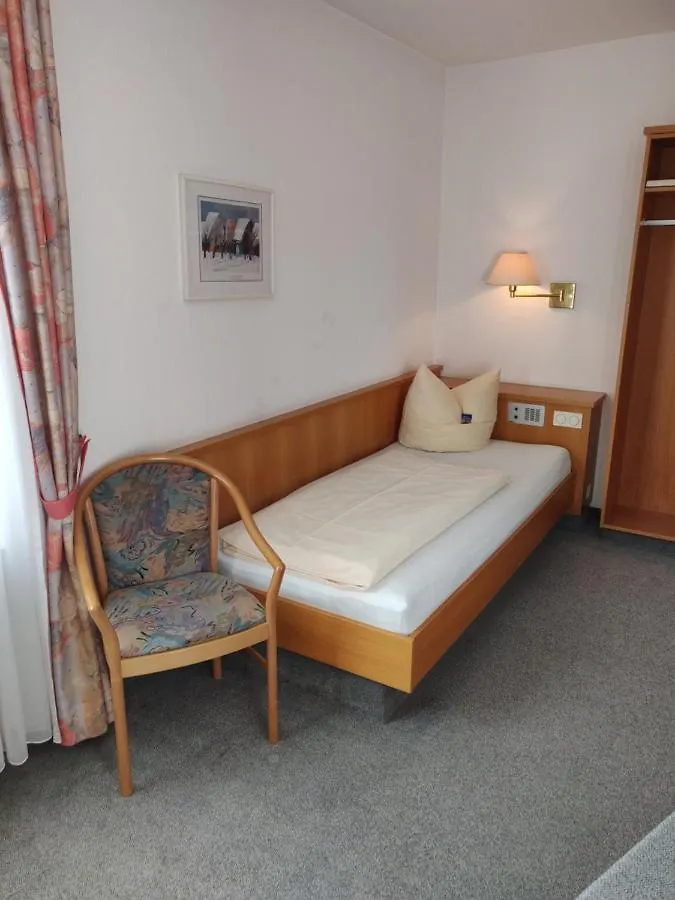 Landgasthof Hotel Gruener Baum Nuremberg